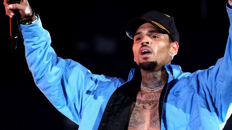 Chris Brown tem atualmente 29 anos e tornou-se uma estrela da música pop e R&B nos anos 2000