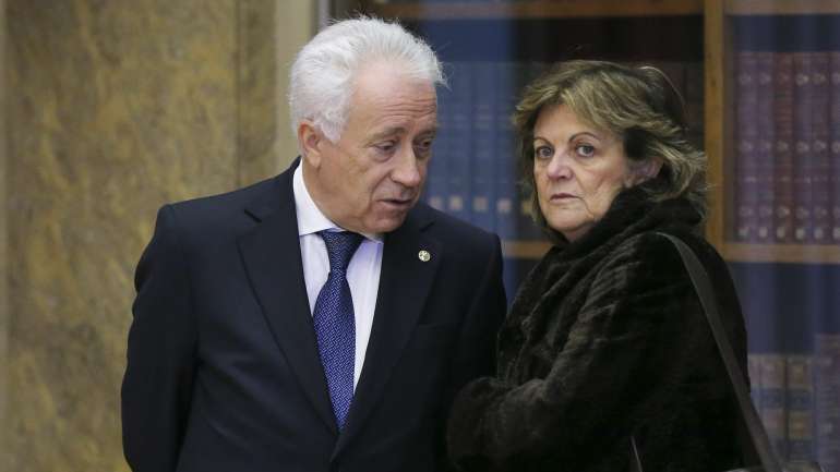 O governador do Banco de Portugal, Carlos Costa, e a vice-governadora, Elisa Ferreira.
