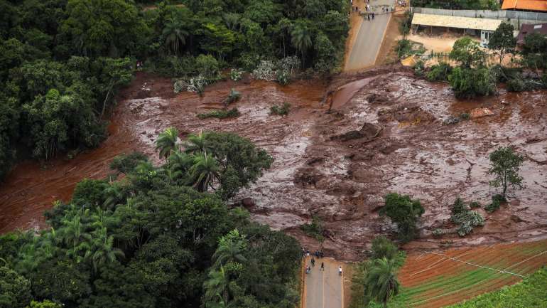Os números oficiais dão conta que a rutura da barragem de sexta-feira já provocou 60 mortos