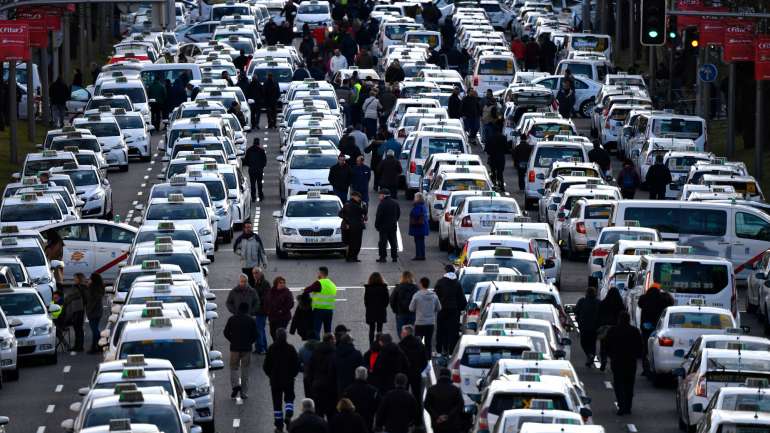 O Paseo de la Castellana tem mais de 6 quilómetros e divide o centro de Madrid de Norte a Sul