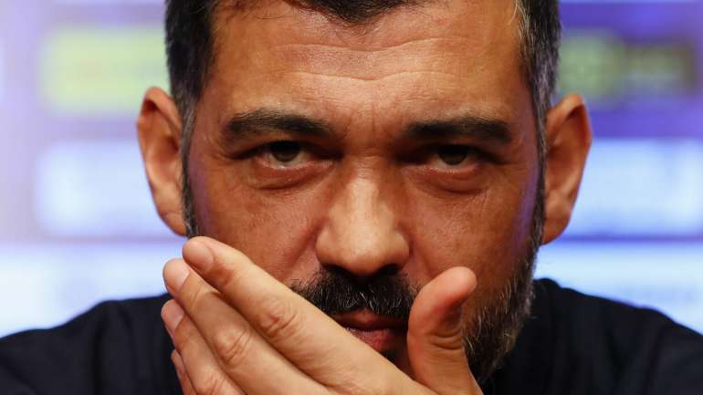 O treinador criticou também a arbitragem "defensiva" de João Pinheiro no embate com o Sporting