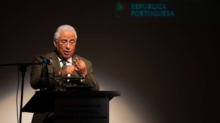 "Não podemos confundir aquilo que é o exercício da atividade sindical, o exercício legítimo do direito à greve, com práticas que não são de greves cirúrgicas, mas são greves selvagens", considerou António Costa