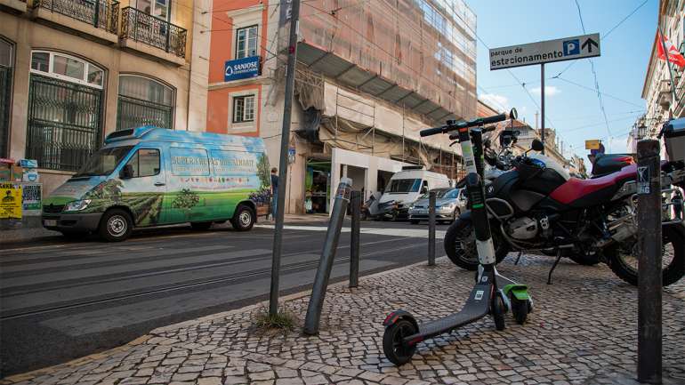 Vereador diz que, se for necessário, irá obrigar empresas a limitarem estacionamento a lugares próprios