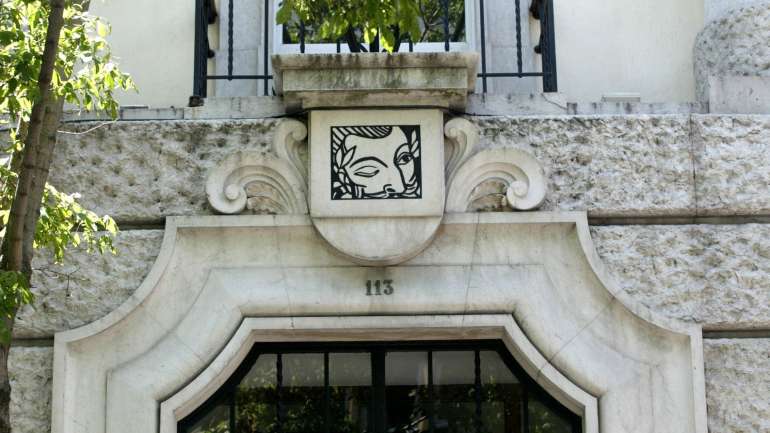 O instituto Camões lançou o prémio literário anual, no valor de 15 mil euros, em parceria com o grupo empresarial português dst