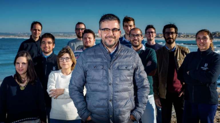 Pedro (no centro) é o fundador e presidente executivo da Bitcliq