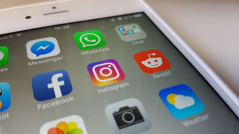 O RGPD propõe que a idade mínima para a acesso a redes sociais seja entre os 13 e 16 anos.