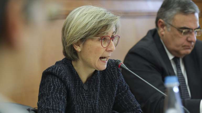 A ministra falou aos jornalistas no Centro Hospitalar e Universitário de Coimbra, no final de uma visita à unidade, para assinalar o Dia Mundial do Doente