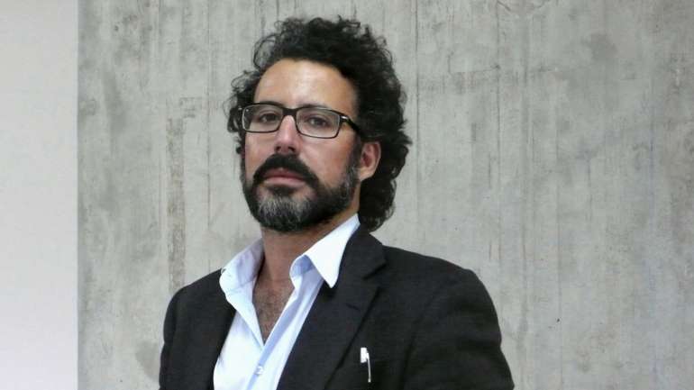 “A dintinção entre cultura erudita e cultura popular está em crise”, afirma João Onofre a propósito de uma obra com música de Madonna que criou em 2003