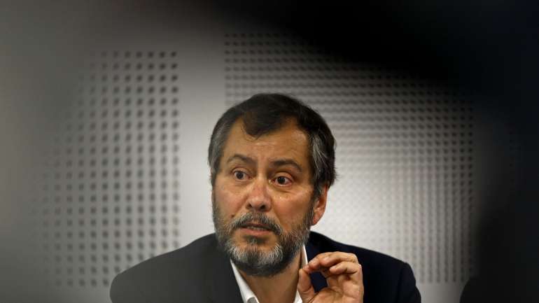 Mário Nogueira faz questão de afastar qualquer semelhança com o protesto dos enfermeiros, ironizando ao reivindicar uma greve com financiamento