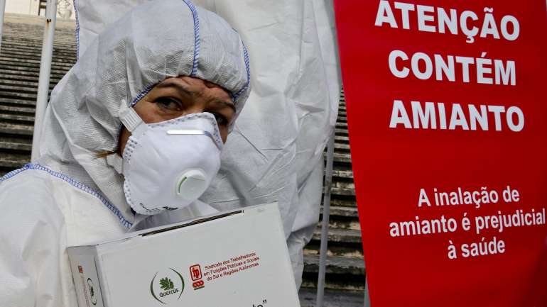 A associação Quercus diz que esta situação "demonstra que o diagnóstico realizado às escolas não identificaram todos os materiais, nem classificaram todas as situações graves,