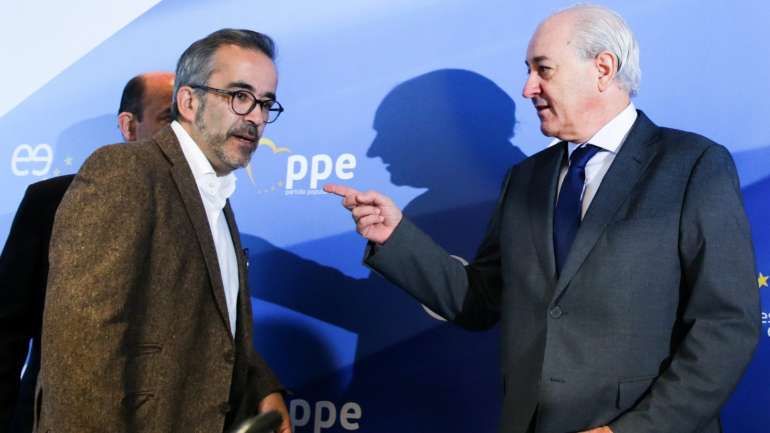 Paulo Rangel admite que viagem "tem alguns riscos" em matéria de segurança