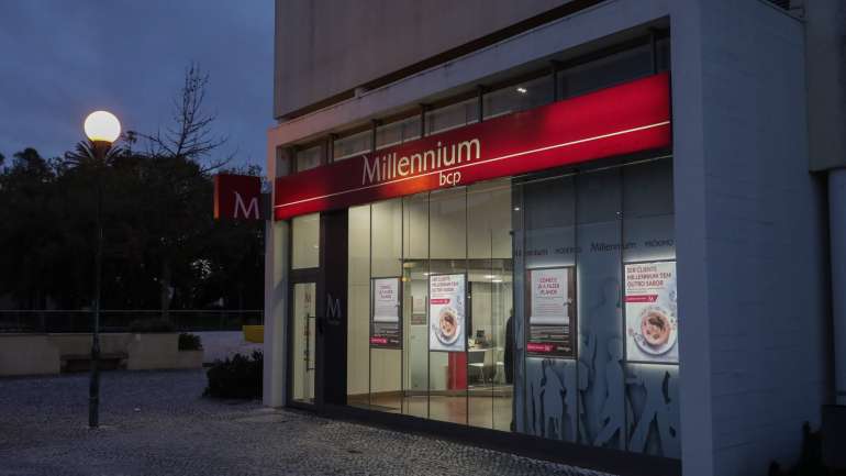 A DBRS confirmou ainda a classificação de curto prazo (short-purpose issuer rating) e a classificação de crédito dos depósitos de curto prazo em "R-1" (low)