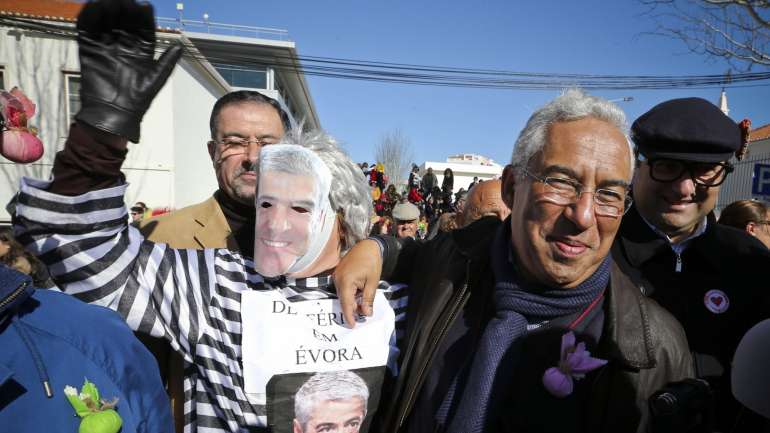 António Costa em fevereiro de 2015 no Carnaval de Torres Vedras como presidente da câmara de Lisboa e líder do PS