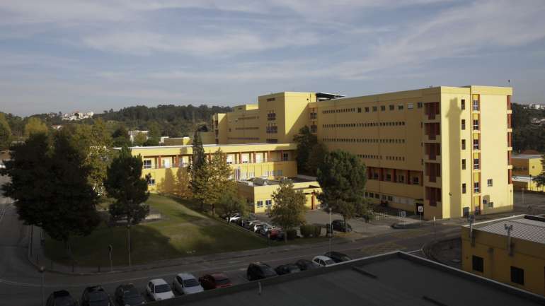 O presidente da Secção Regional do Centro da Ordem dos Médicos disse que a urgência do hospital só "não encerra por todo o esforço dos médicos que lá trabalham"