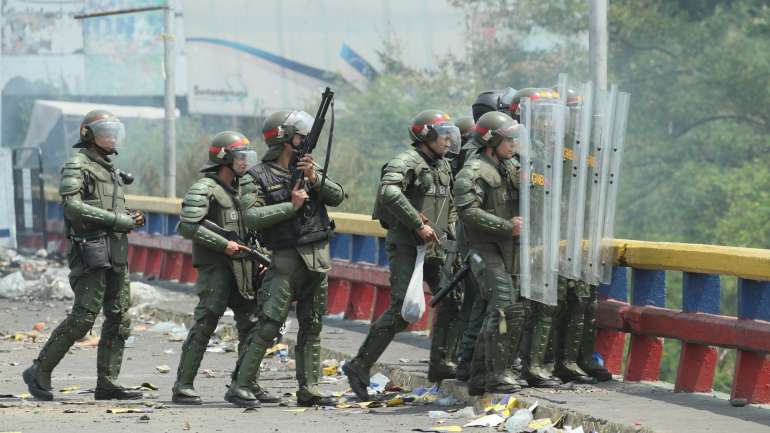 A reunião realiza-se após um fim de semana de violência nas fronteiras da Venezuela com a Colômbia e o Brasil, com um saldo de pelo menos quatro mortos e centenas de feridos