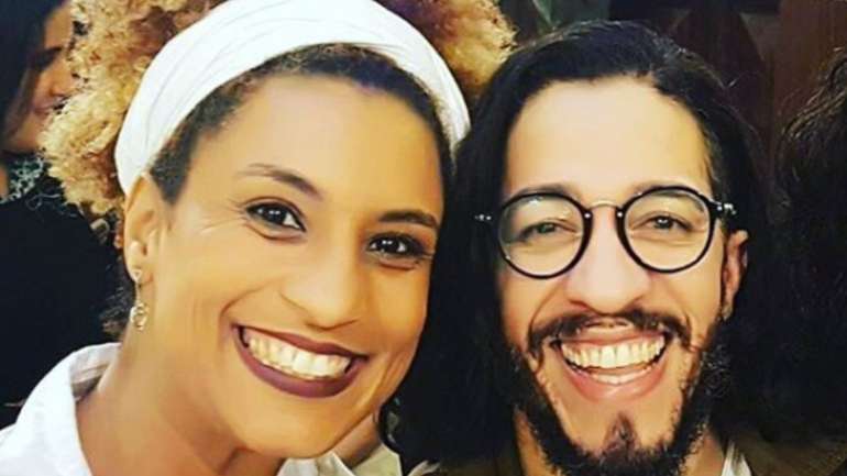A fotografia de homenagem publicada pelo ativista brasileiro Jean Wyllys a Marielle Franco, dois dias depois da morte da ativista