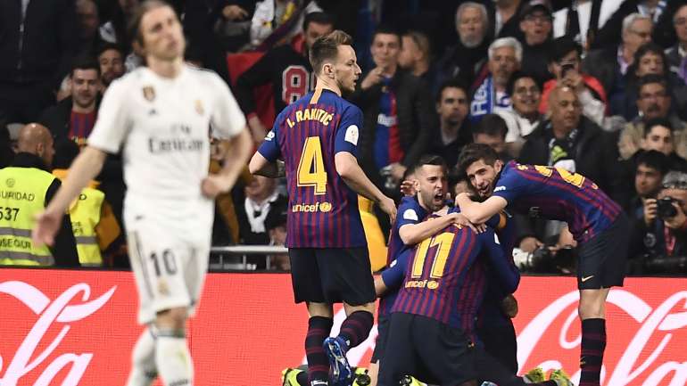 Suárez marcou dois golos e esteve no lance do autogolo de Raphael Varane