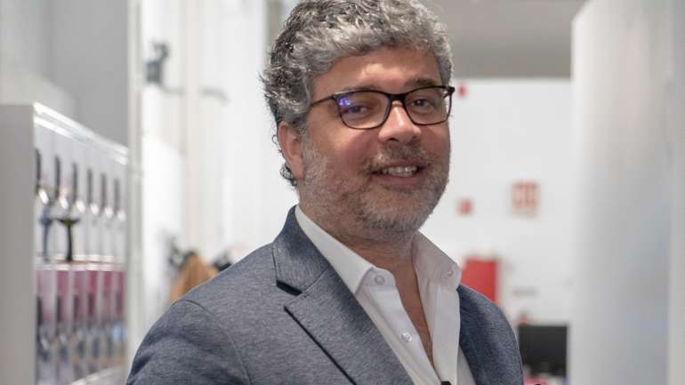 João Fernandes, de 47 anos, fundou a BuzzStreets oficialmente em 2015. Startup quer ser uma espécie de Google Maps indoor