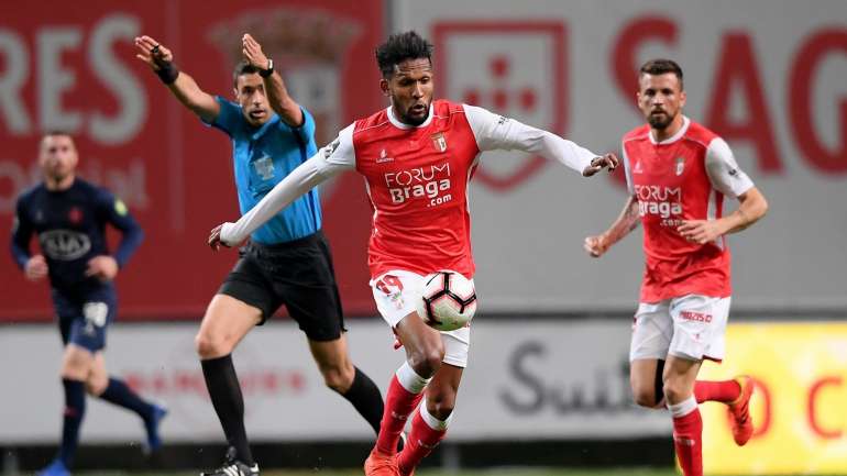 O avançado brasileiro Dyego Sousa diz que o Sporting de Braga acreditou nele numa "fase difícil da carreira"