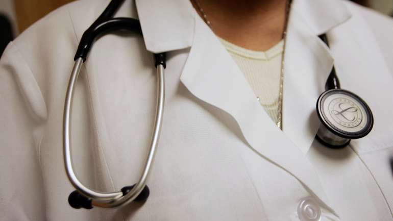 Se um médico suspeitar da origem de um órgão utilizado num transplante, poderá quebrar o sigilo profissional para denunciar o caso