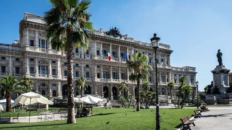 O Supremo Tribunal de Itália (Corte di Cassazione) ordenou que o julgamento em segunda instância fosse repetido