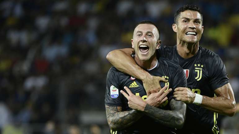 Avançado Bernardeschi é nesta altura um dos jogadores mais próximos de Ronaldo, dentro e fora das quatro linhas