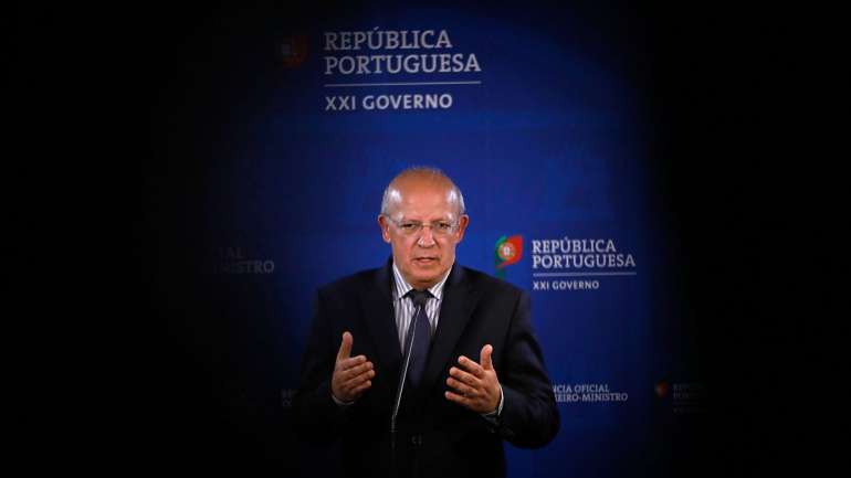 Augusto Santos Silva, que recordou o "fluxo migratório positivo em 2017", afirmou que a resolução aprovada pelo Conselho de Ministros consagra a criação de incentivos que vão reduzir os custos do regresso de emigrantes a Portugal