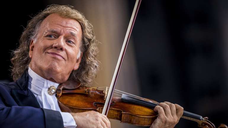 André Rieu a tocar no Vrijthof (Países Baixos) em julho de 2018