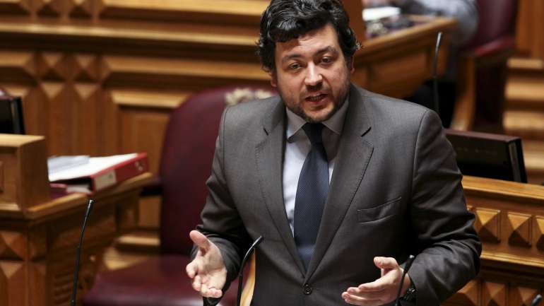 Pedro Delgado Alves apresentou o projeto socialista que espera ter acordo dos restantes grupos parlamentares