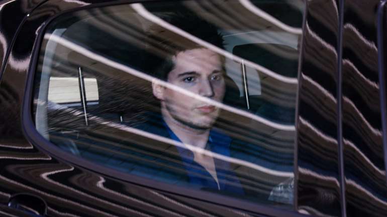 Rui Pinto, que foi detido na Hungria e chegou a Portugal na quinta-feira, com base num mandado de detenção europeu emitido pelo Departamento Central de Investigação e Ação Penal (DCIAP)