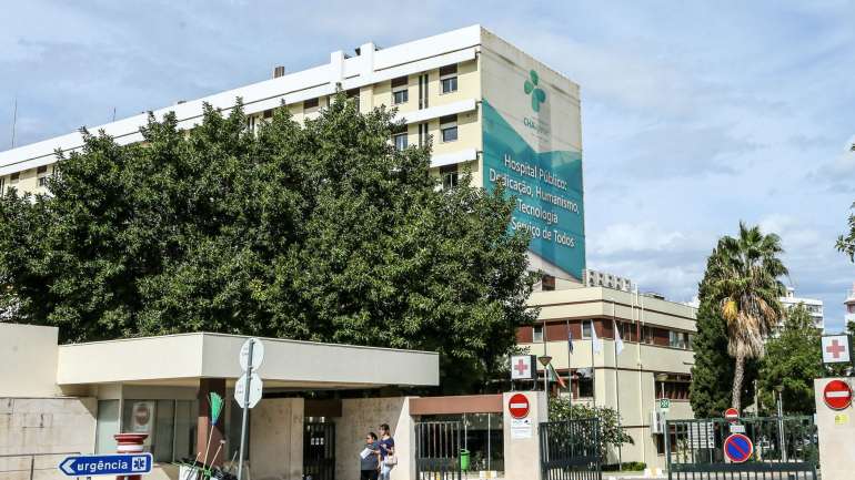 Segundo a IGAS, das denúncias apresentadas por Diana Pereira resultaram quatro inquéritos disciplinares, instaurados entre abril de 2023 e dezembro de 2024