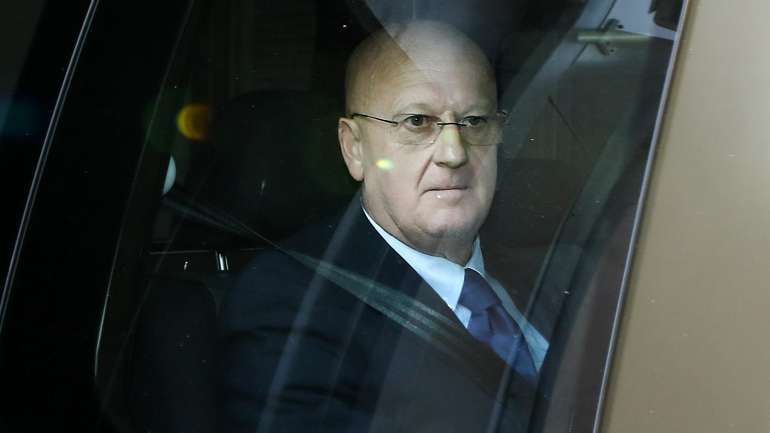 O ex-diretor da Polícia Judiciária Militar, coronel Luis Vieira, à saída do Departamento Central de Investigação e Ação Penal