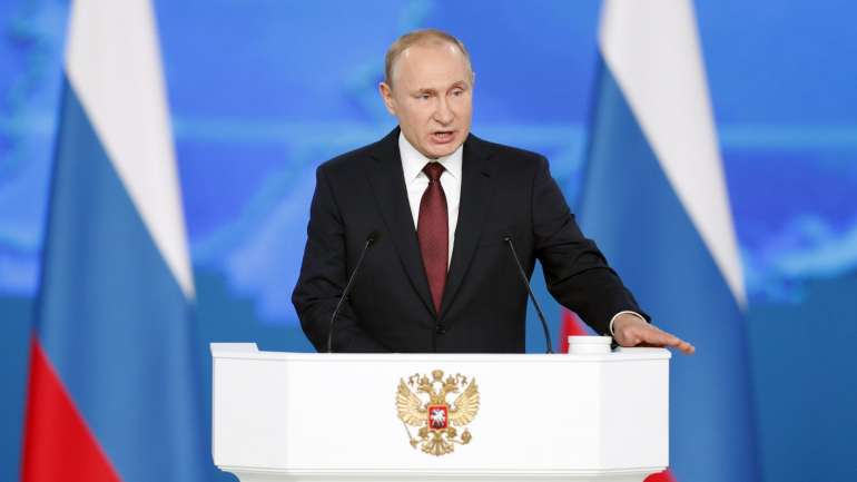 A oposição critica Putin, dizendo que se trata de uma "tentativa de controlo de conteúdos que visa também isolar progressivamente o uso da internet na Rússia"