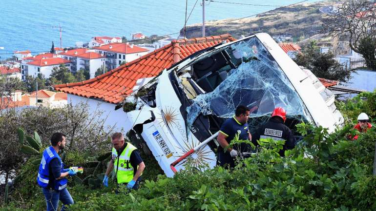O acidente mortal com o autocarro aconteceu por volta das 18h30 desta quarta-feira