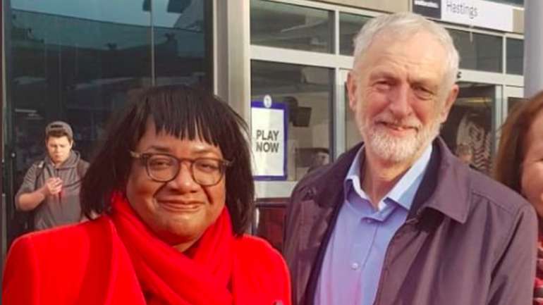 Diane Abbott com o líder do Partido Trabalhista, Jeremy Corbyn