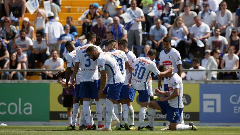Famalicão goleou esta manhã o V. Guimarães B por 4-1 em mais um jogo com casa cheia do Municipal