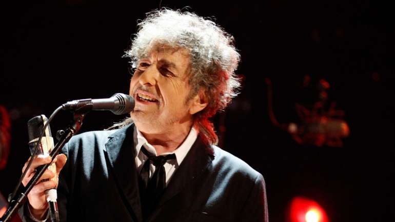 Bob Dylan num concerto em 2012 (o artista há muito que não permite fotografias da imprensa durante os espetáculos; o mesmo aconteceu no Porto, esta quarta-feira)