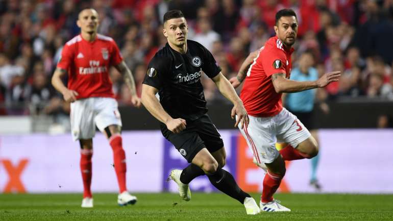 Jovic defrontou Benfica pelo Eintracht Frankfurt em abril, tendo marcado um dos golos da derrota alemã na Luz por 4-2