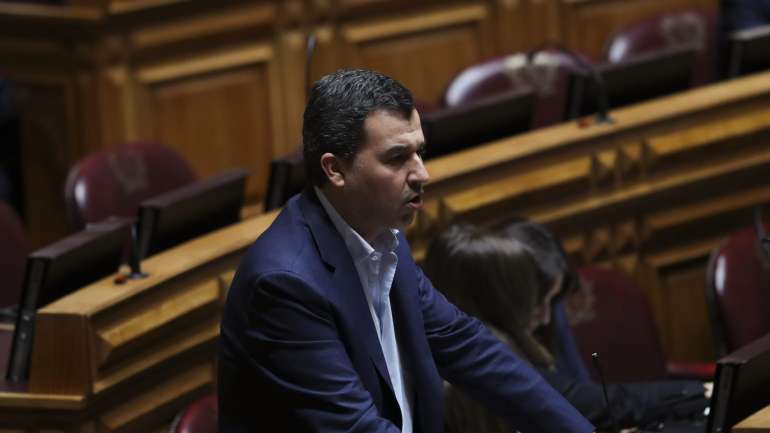 André Silva argumenta que "os jovens estão mais conscientes e preparados do que a classe política"
