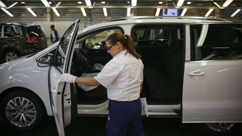 Espanha pôs em vigor uma lei semelhante esta semana e o Ministério do Trabalho aconselha a que pausa para café ou para fumar não contem como trabalho