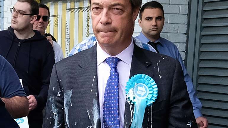 Infelizmente, os 'remainers' tornaram-se radicais ao ponto de uma campanha normal estar a tornar-se impossível", escreveu o líder do Brexit