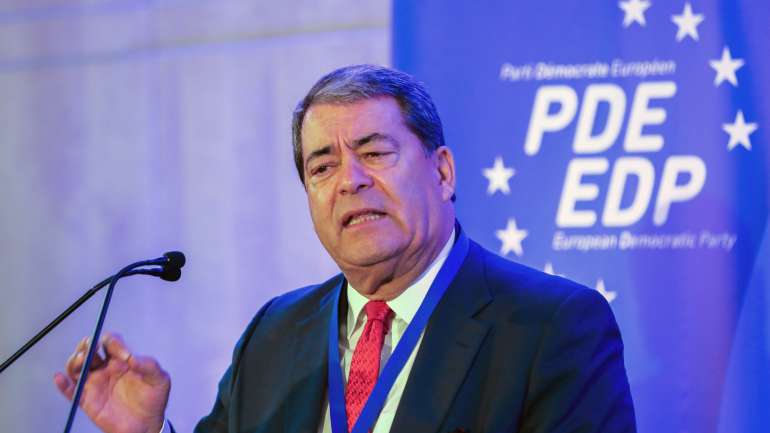 Marinho e Pinto promete defender a democracia, a justiça, a solidariedade, o desenvolvimento e o crescimento económico