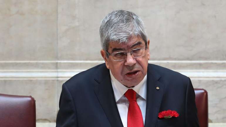 O relatório dos grandes devedores da banca está "depositado à guarda do Presidente da Assembleia da República", Eduardo Ferro Rodrigues