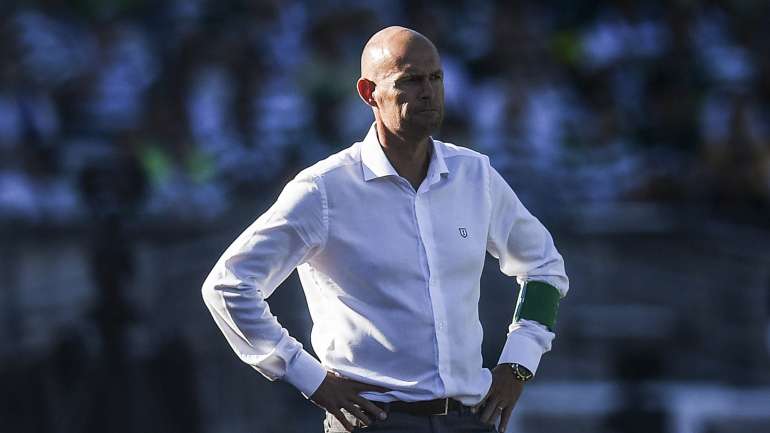 Marcel Keizer estreou-se pelo Sporting na Taça de Portugal (Lusitano Vildemoinhos) e acabou temporada a levantar o troféu