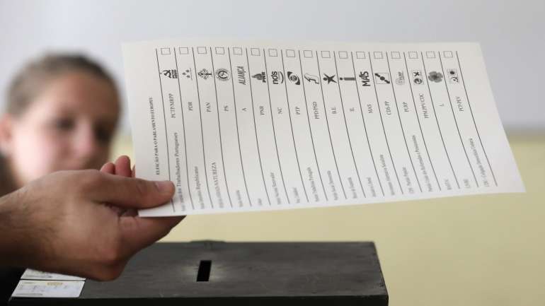 As urnas estão abertas das 8 às 19 horas