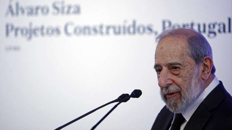 O Prémio Pritzker 1992 disse ainda que, neste "mundo muito vasto e ambicioso, onde há desigualdades, continua a existir uma preocupação em construir habitação social"
