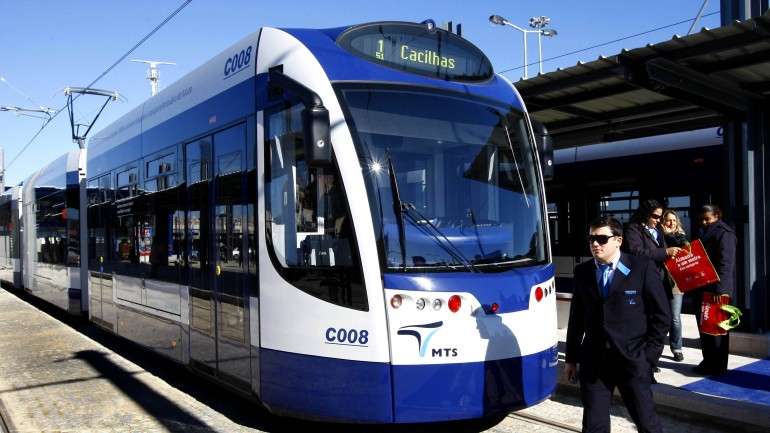Pelas 20h, fonte do Comando Sub-regional da Península de Setúbal indicou à Lusa que a circulação estava normalizada