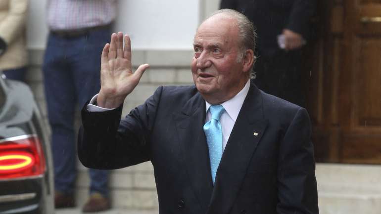 Abdicou do trono há cinco anos. Agora, Juan Carlos de Espanha anuncia a sua retirada da vida pública