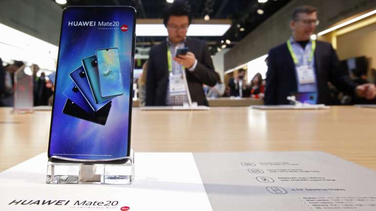 Atualmente o sistema operativo dos smartphones da Huawei é o Android com uma versão modificada, chamada EMUI, da empresa