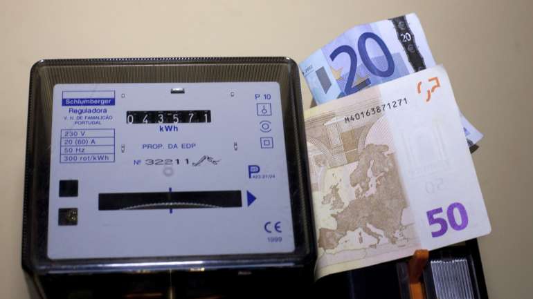 Os escalões de potência mais frequentes em Portugal são 3,45 kVA, com 45% dos consumidores, e 6,9 kVA, com 25% dos consumidores